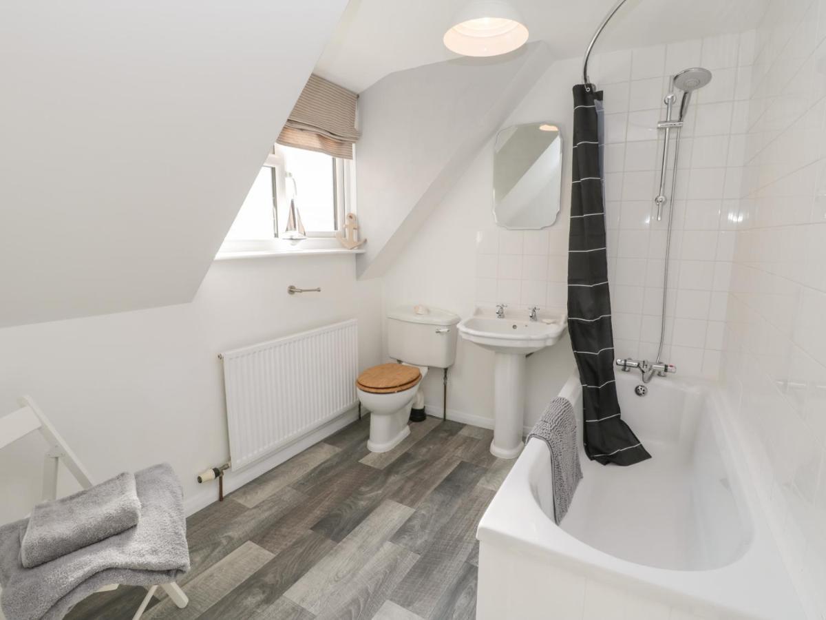 1 Burns Yard Apartment Whitby Ngoại thất bức ảnh